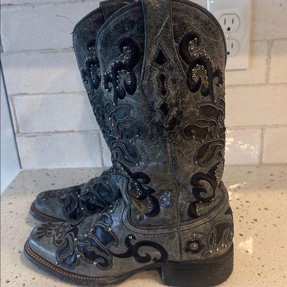 Corral Women's Gray with Black Embroidered Studs Western Boots Cowgirl Size 6M - Picture 10 of 12